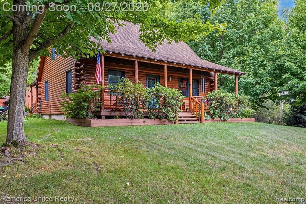 Property Photo:  10373 Twin Lakes Drive  MI 48463 