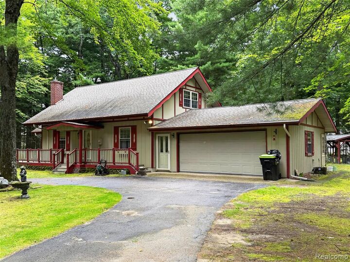 Property Photo: 1484 Leeward Lane MI 48656
