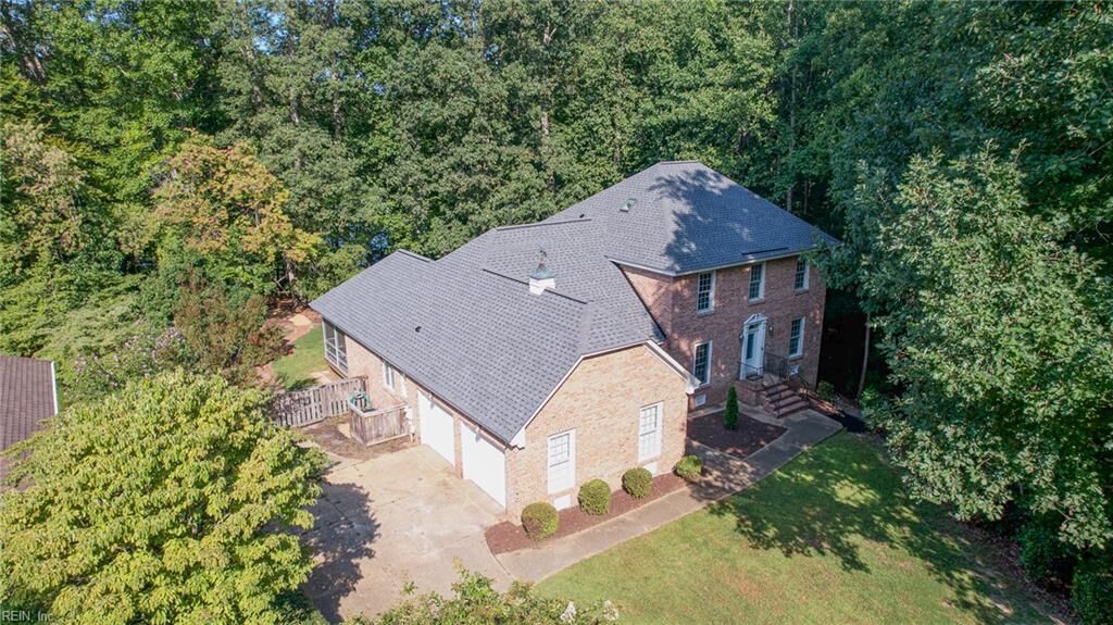 Property Photo: 4904 Whitehaven Cir VA 23188