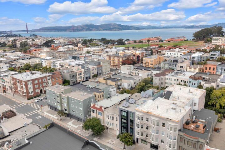 Property Photo:  1460 Chestnut Street  CA 94123 