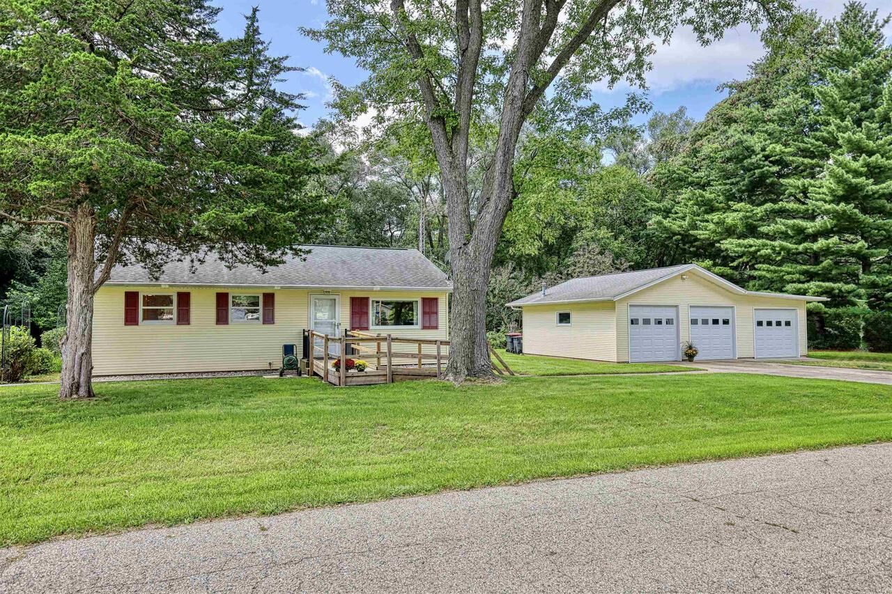 Property Photo: 2012 S Terry Court WI 53511