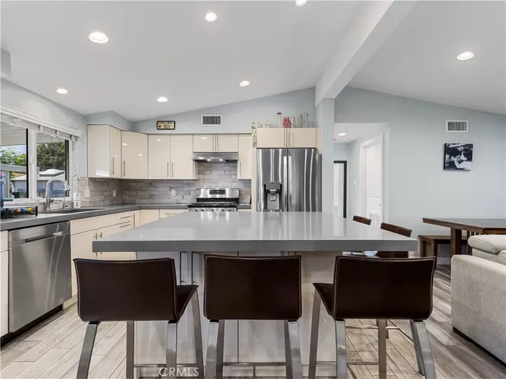 Property Photo: 8811 Canoga 417 CA 91304