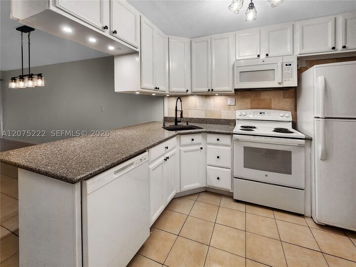 Property Photo:  15385 S Dixie Hwy 22 Hwy  FL 33157 