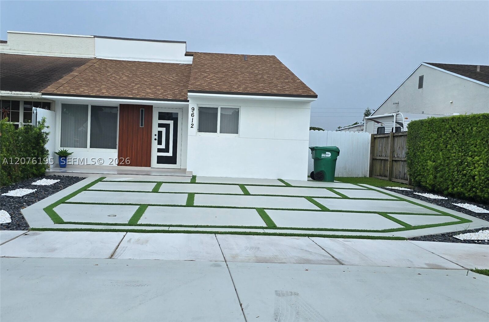 Property Photo:  9612 Grand Canal Dr  FL 33174 