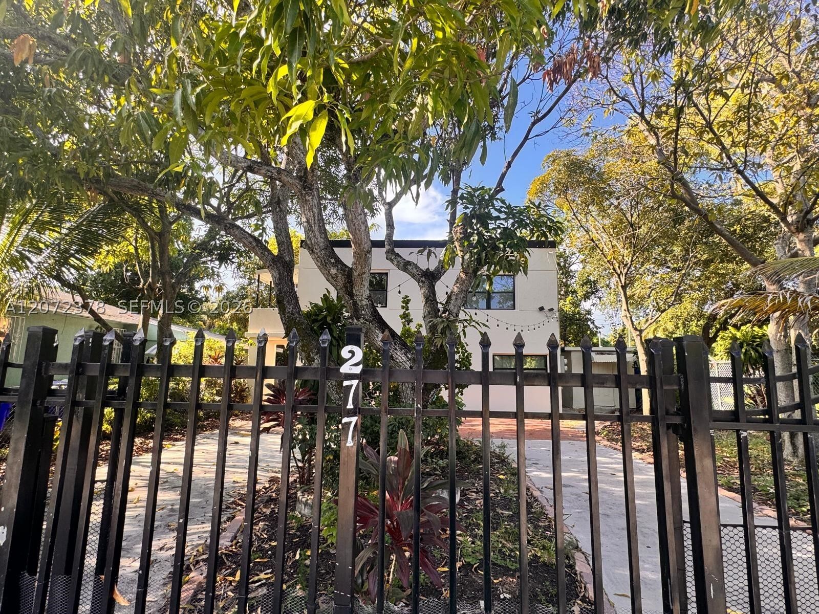Property Photo:  277 NE 55th St  FL 33137 