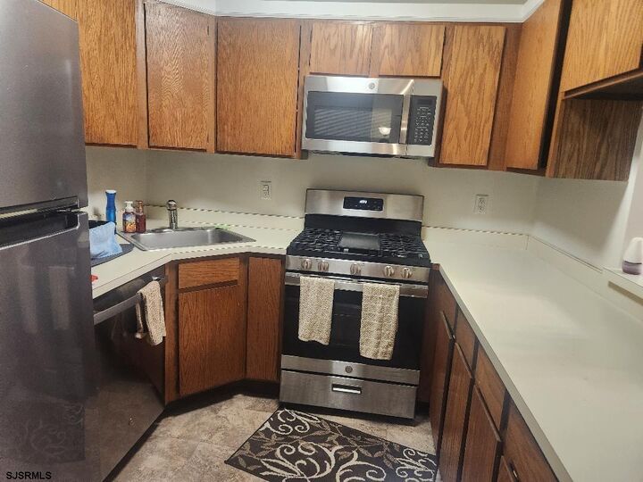 Property Photo: 46 Liberty Ct 46 NJ 08205-0000
