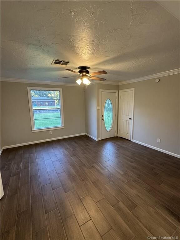 Property Photo: 892 Pine Cone Drive LA 70611