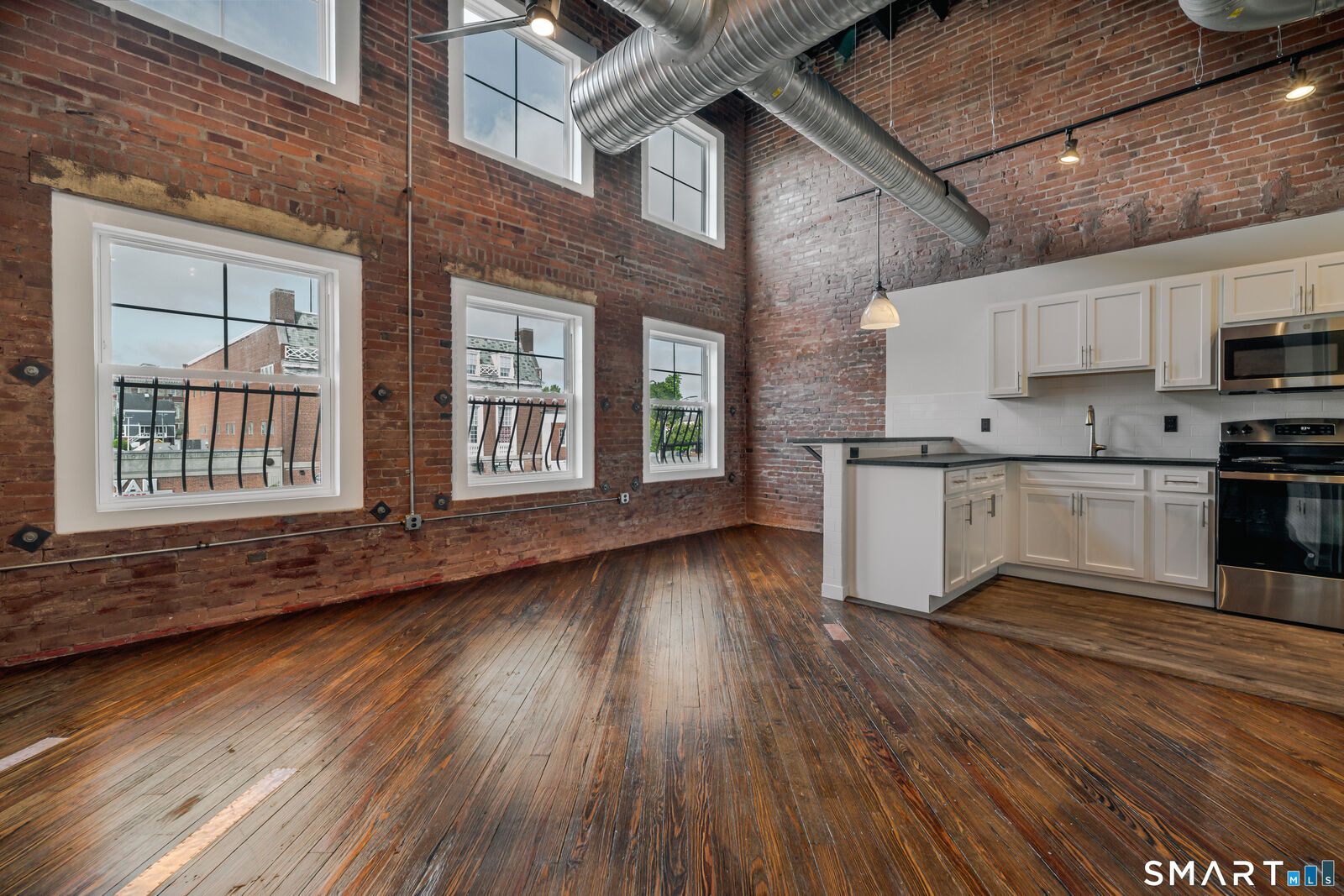 Property Photo:  424 Main Street H  CT 06457 
