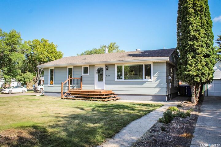520 Crawford Avenue W — photo 1