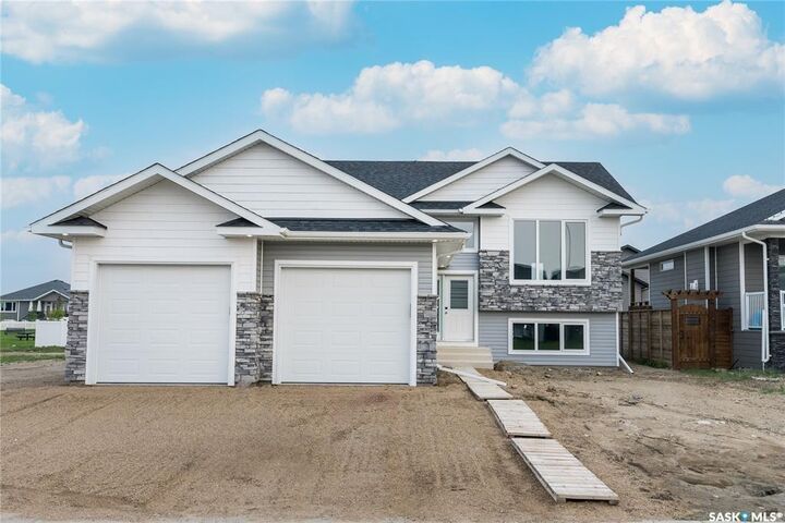828 Ballesteros Crescent — photo 1