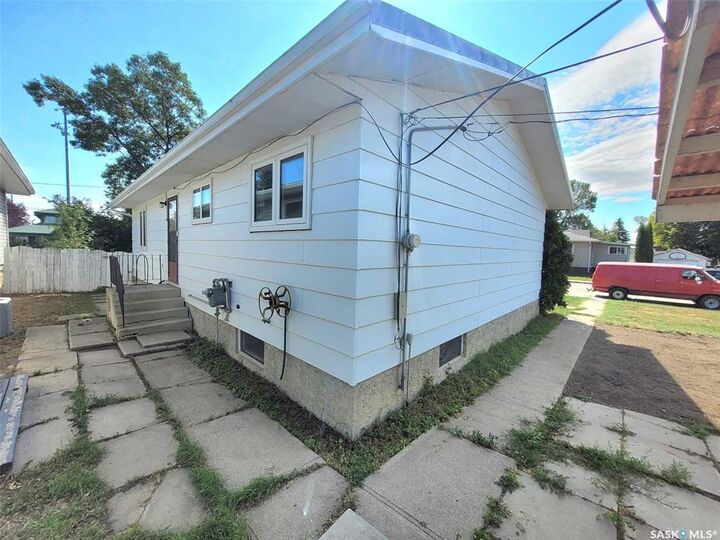 Property Photo: 902 Albert Street SK S6H 2X9