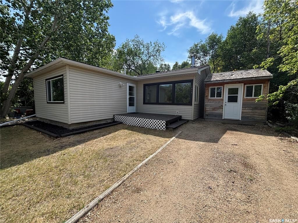 Property Photo:  1225 Grand Avenue  SK S2V 1A4 