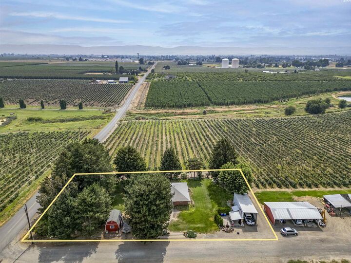 Property Photo:  2040 Olmstead Rd  WA 98930 