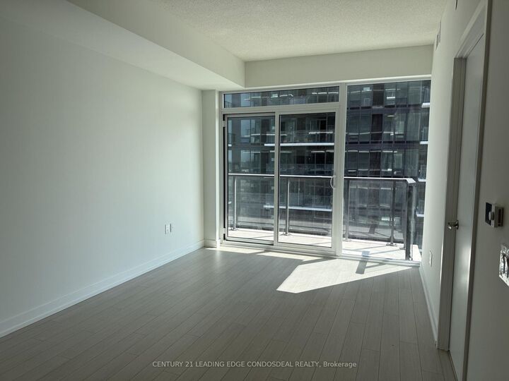 Property Photo: 4010 Eglinton Avenue W 1607 ON M9A 0G5