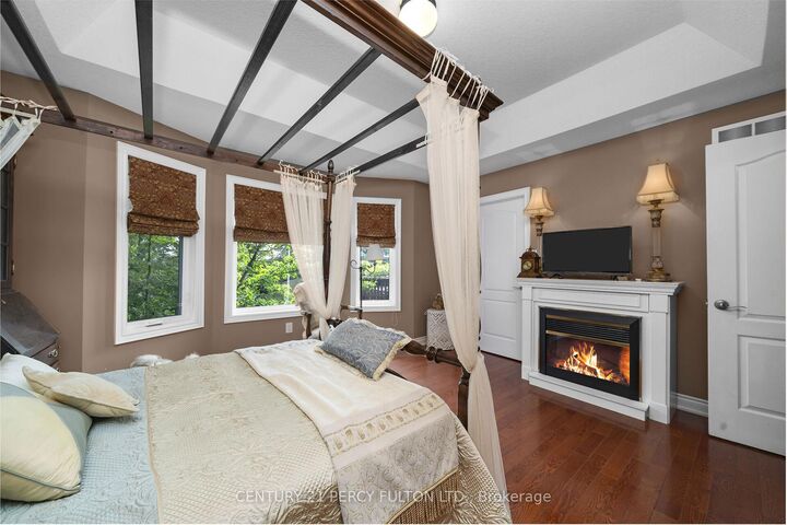 Property Photo: 159 Ridge Way ON L9R 0H3