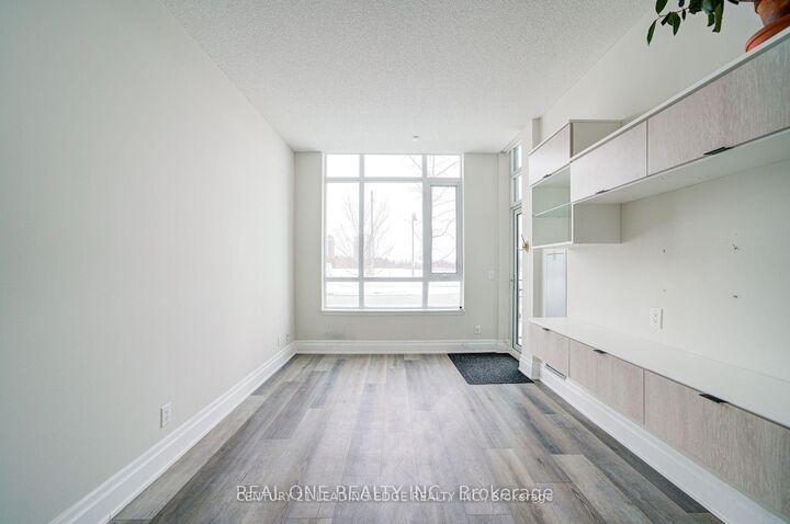 Property Photo:  111 Upper Duke Crescent 107  ON L6G 0C8 