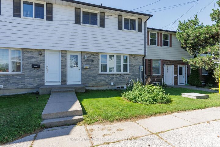 Property Photo: 971 Oakview Avenue ON K7M 6W9