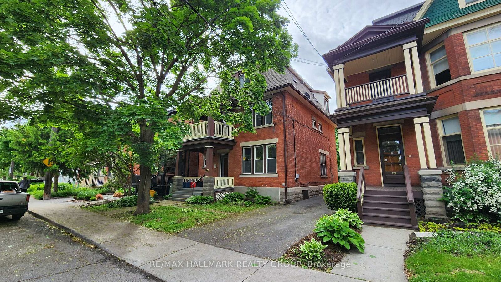 Property Photo:  122 Fourth Avenue 3  ON K1S 2L4 
