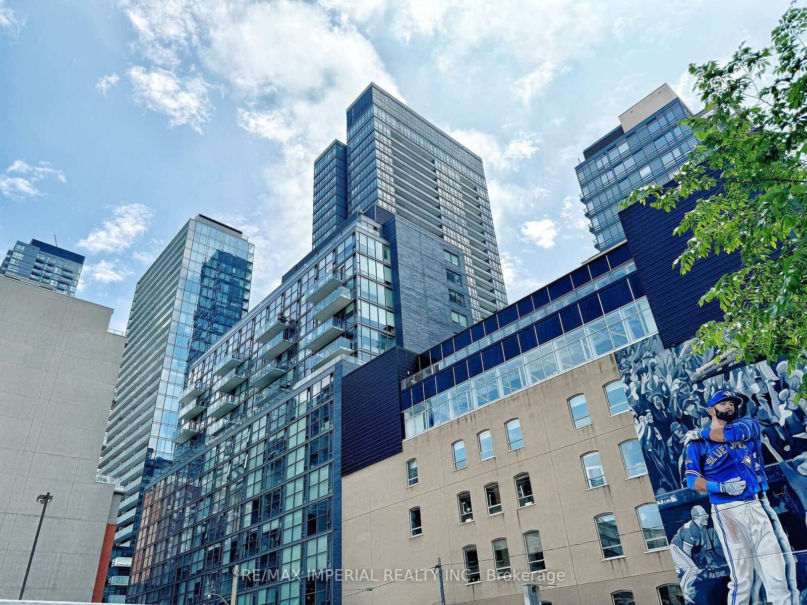 Property Photo:  25 Oxley Street 405  ON M5V 2J5 