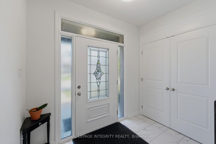 Property Photo: 43 Cento Way ON K2S 0W4