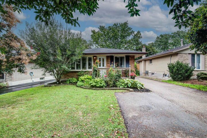 Property Photo:  88 Pinedale Drive  ON N2E 1J7 