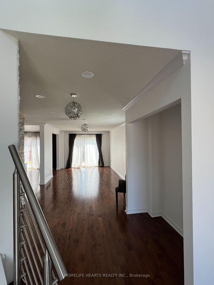 Property Photo: 1 Glenhill Drive ON L4N 5X4
