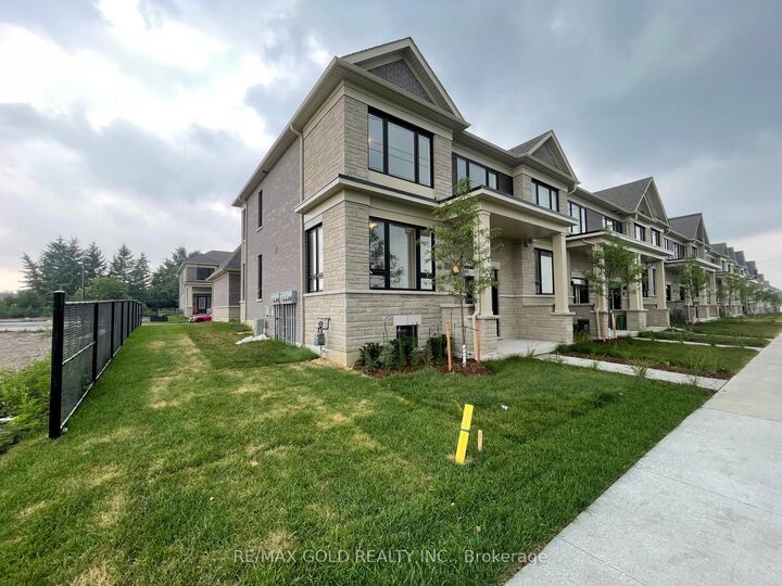 Property Photo:  275 Lindsay Street N  ON K9V 0T4 