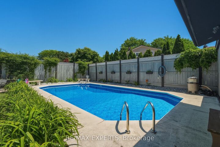 Property Photo: 7142 Rosseau Place ON L2J 3V2