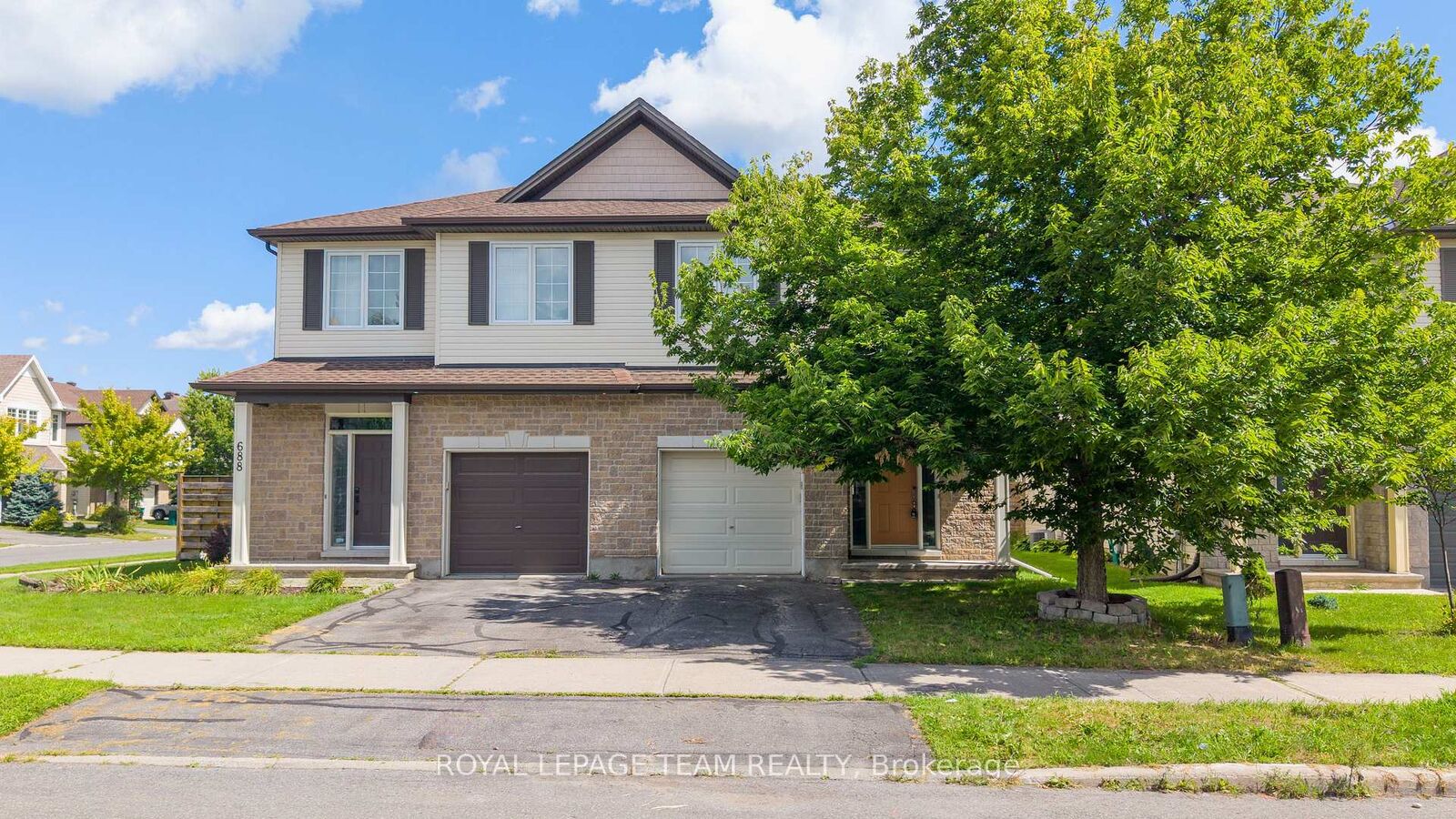 Property Photo: 686 White Alder Avenue ON K1T 0E8