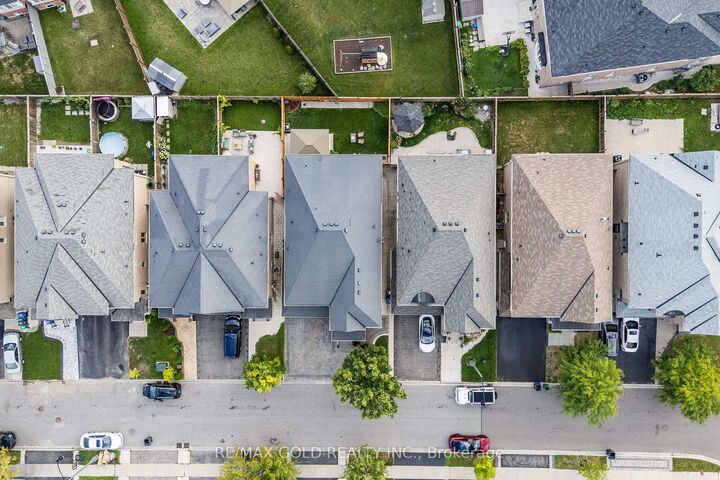 Property Photo: 54 Orangeblossom Trail ON L6X 3B5