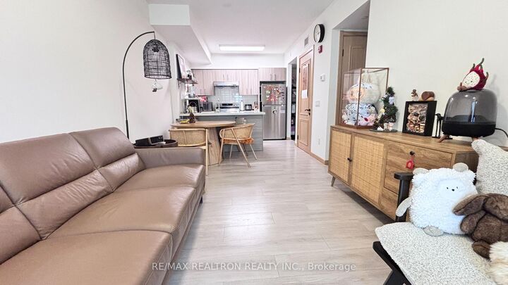 Property Photo:  50 Morecambe Gate B102  ON M1W 2N6 