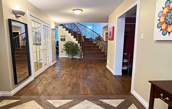 Property Photo: 736 Hauteview Crescent ON K4A 2B8