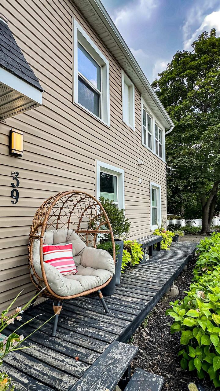 Property Photo: 39 Park Street E ON L9H 1C9