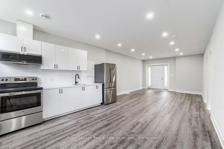 Property Photo:  39 Welland Avenue 2  ON L2R 2M4 