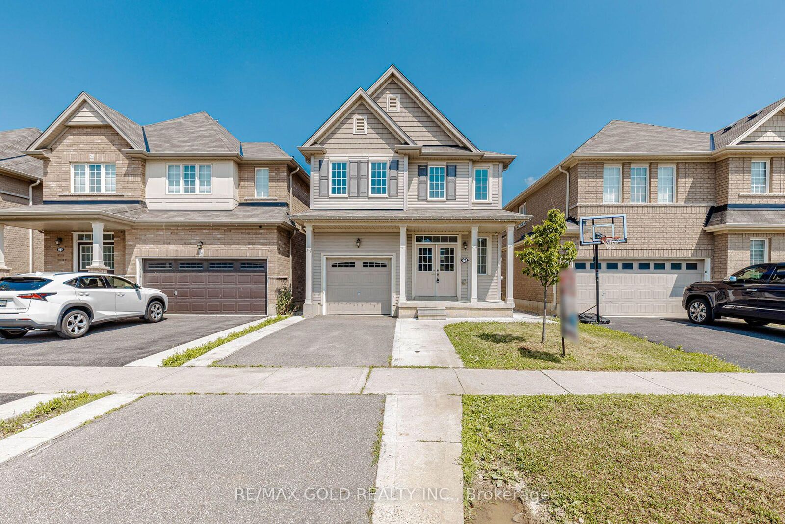 Property Photo:  70 Longboat Run W  ON N3T 0P6 