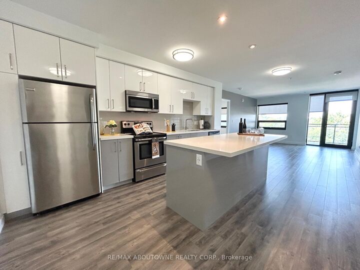 Property Photo:  460B Belmont Avenue W 709  ON N2M 0B3 