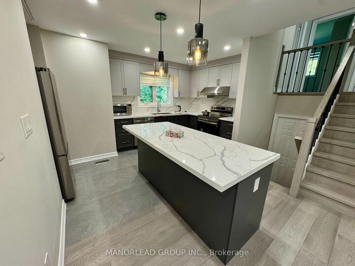 Property Photo:  19 Waring Court Upper  ON M2N 4G6 