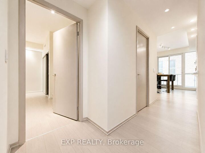 Property Photo:  70 Temperance Street 1406  ON M5H 4E8 