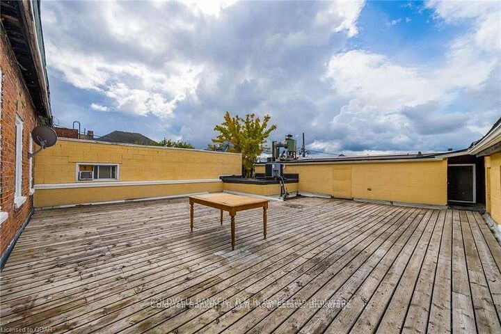 Property Photo:  47 William Street N 4  ON K9V 3Z9 