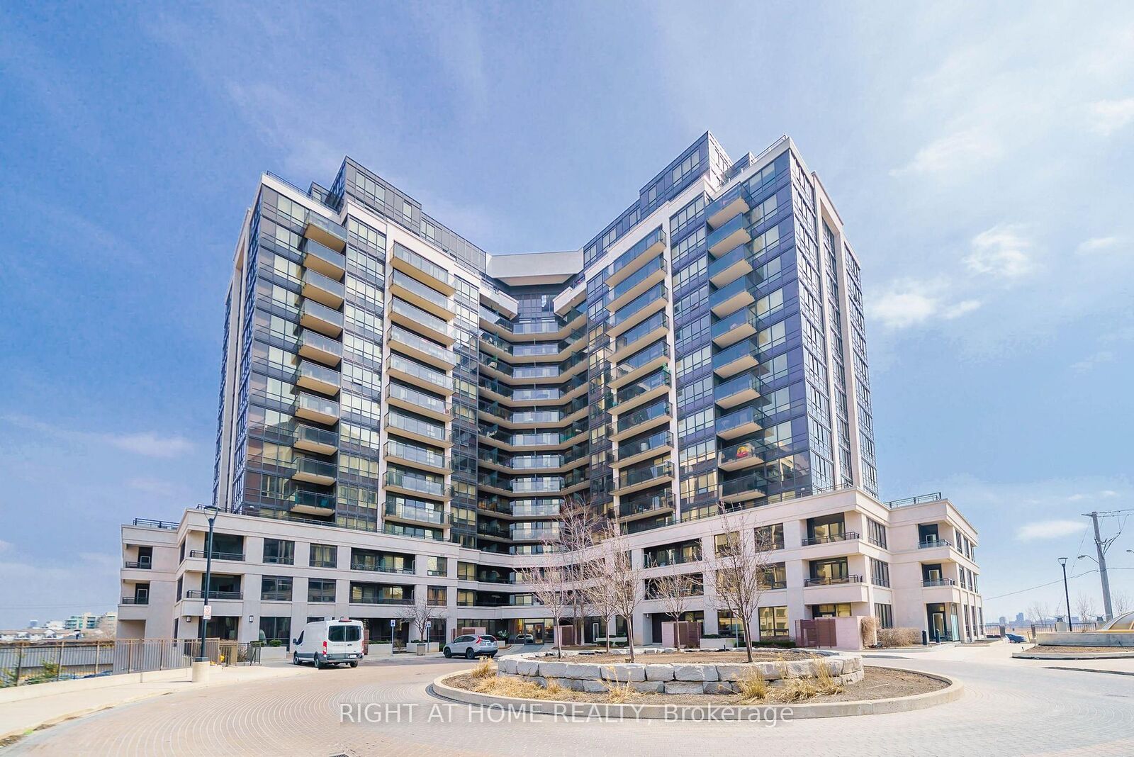 Property Photo:  1060 Sheppard Avenue W 305  ON M3J 0G7 