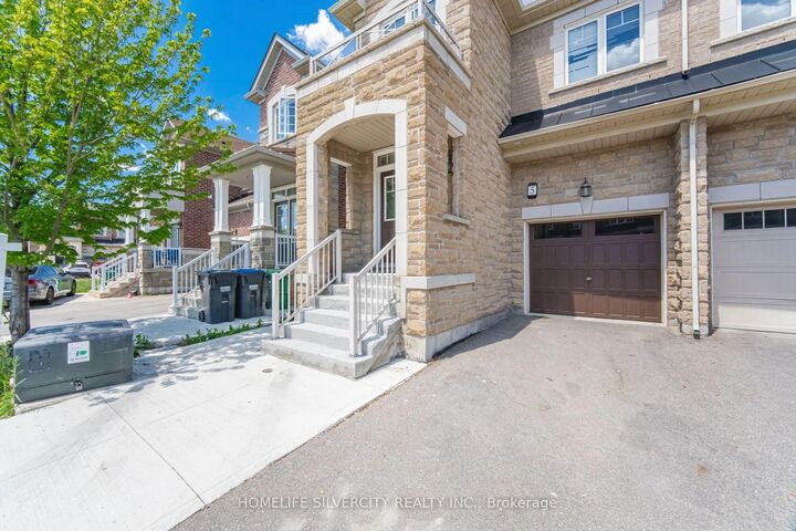 Property Photo: 5 Baffin Crescent ON L7A 4K7