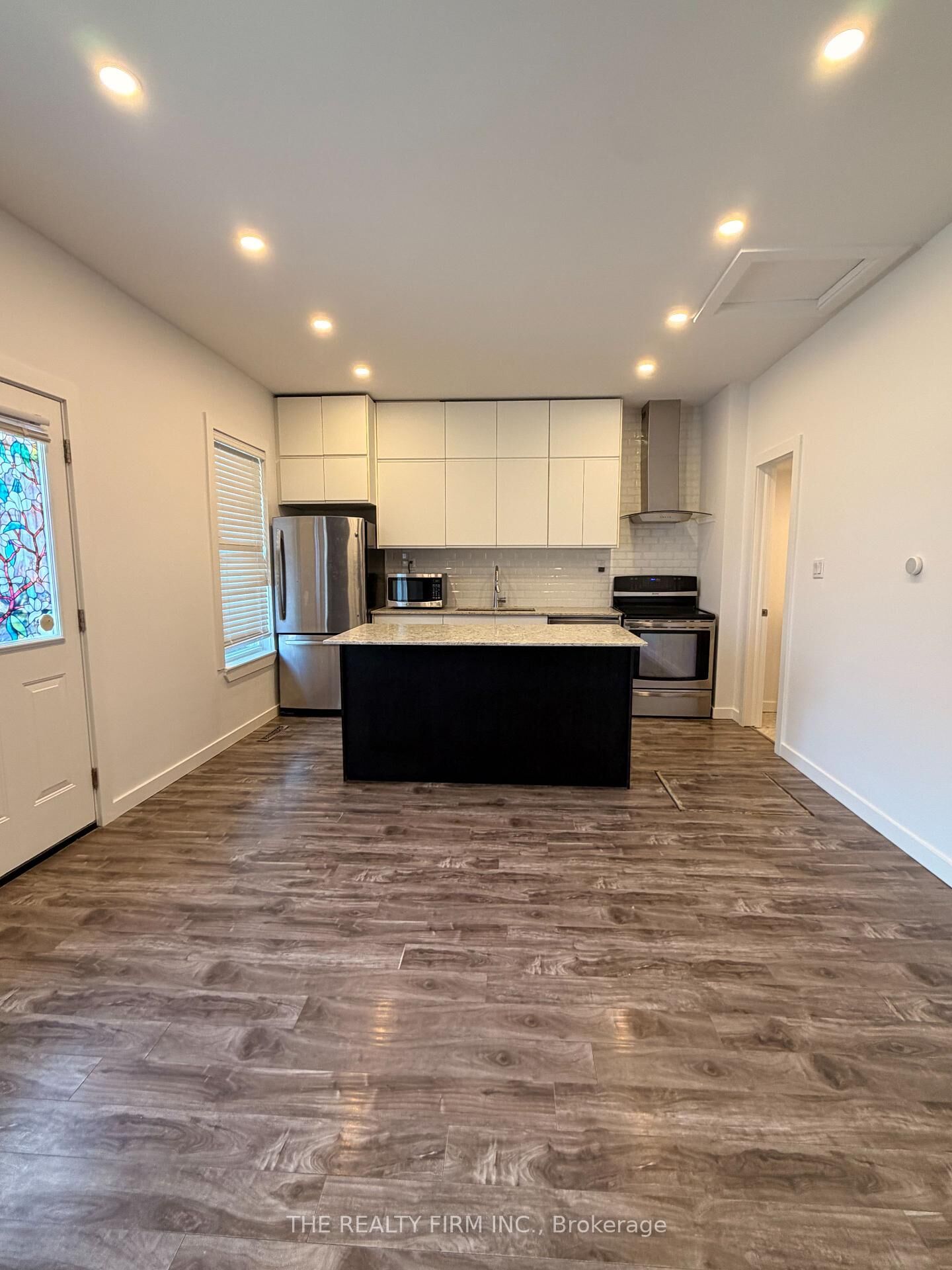 Property Photo:  24 May Street  ON N5Z 1C5 