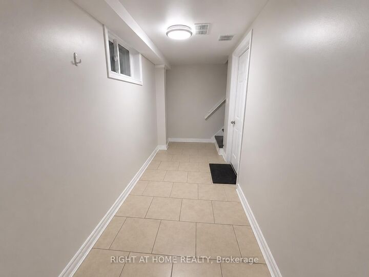 Property Photo:  67 Brentwood Drive Lower  ON L8T 3W2 