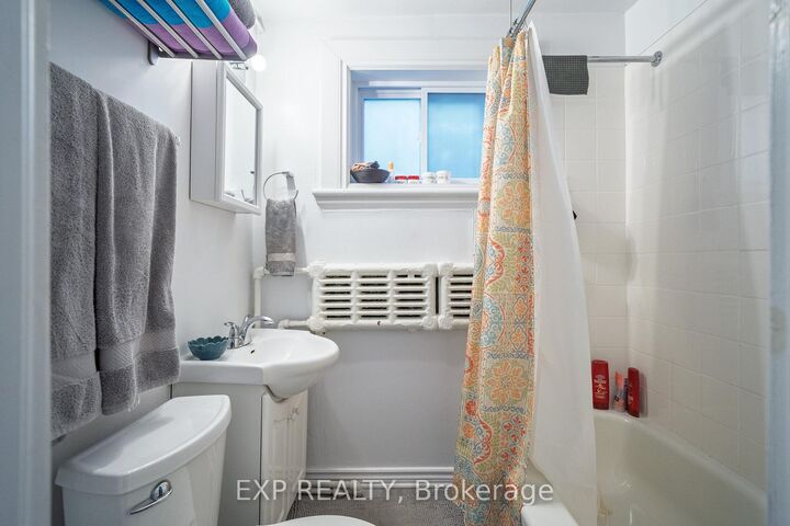 Property Photo: 52 St Andrew Street ON K1N 5E9