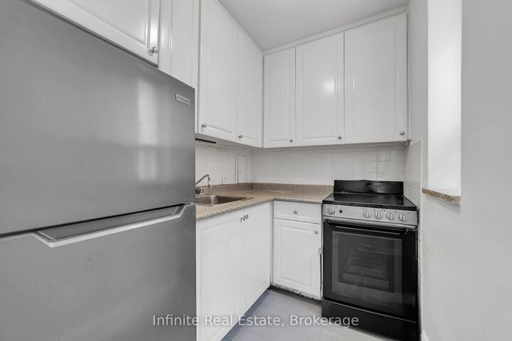 Property Photo:  896 Eglinton Avenue E 111  ON M4G 2L2 