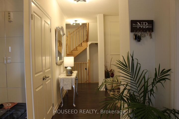 Property Photo: 58 Oriole Crescent ON L3K 6E2