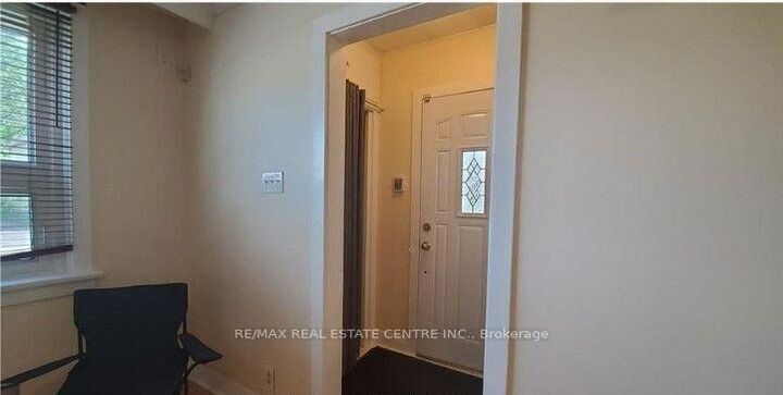Property Photo:  5759 Emery Street Main  ON L2G 1L8 