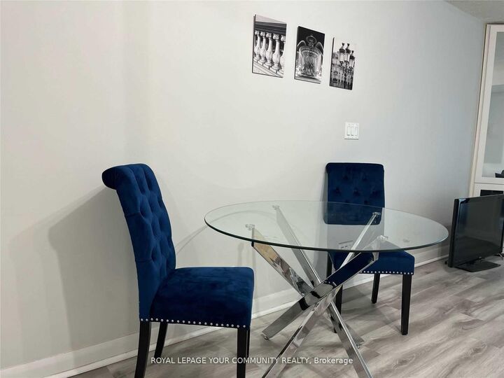 Property Photo:  600 Fleet Street 609  ON M5V 1B7 