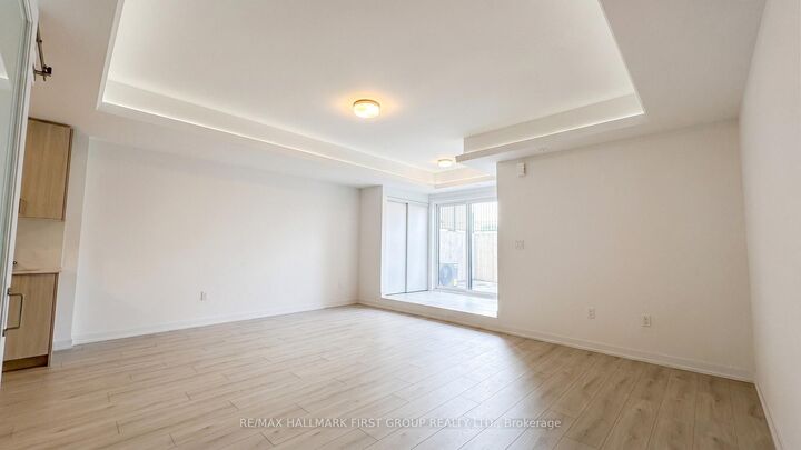 Property Photo:  25 Palace Street P32  ON N2E 3M6 
