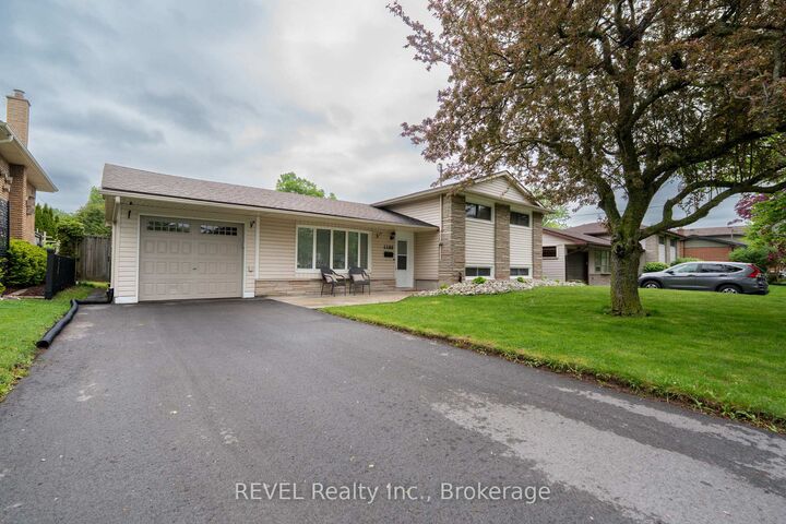 4480 Queensway Gardens — photo 1